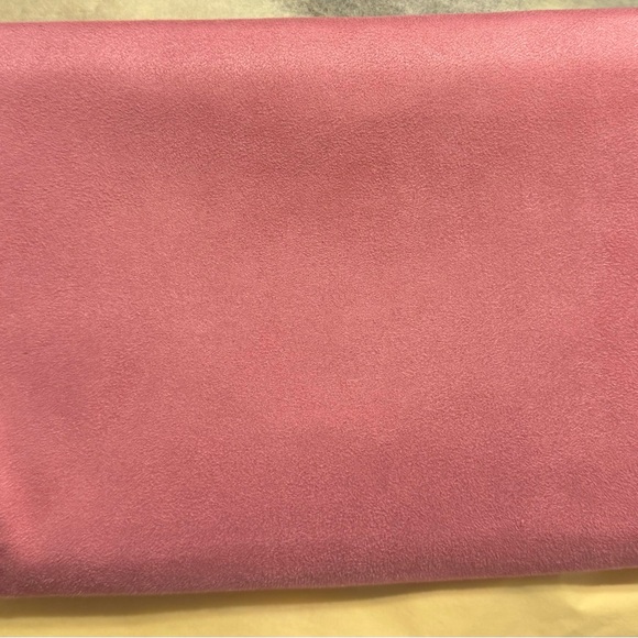DIOR LARGE PINK 3D LOGO
CLUTCH "DIOR" IN SUEDE AND IN PINK. NWOT RARE - Picture 8 of 8